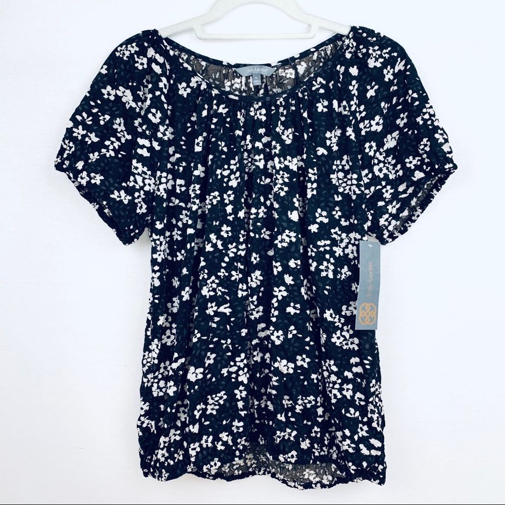 NWT Daisy Fuentes Crinkle Top Black/White XL